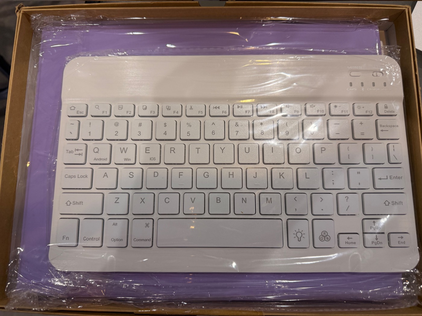 iPad Pro 11 Inch Case with Keyboard (M4-M5) 5th Generation 2024, 7 Colors Backlit, Wireless Bluetooth Detachable Keyboard, Auto Sleep/Wake, Smart Folio Cover with Pencil Holder, Purple