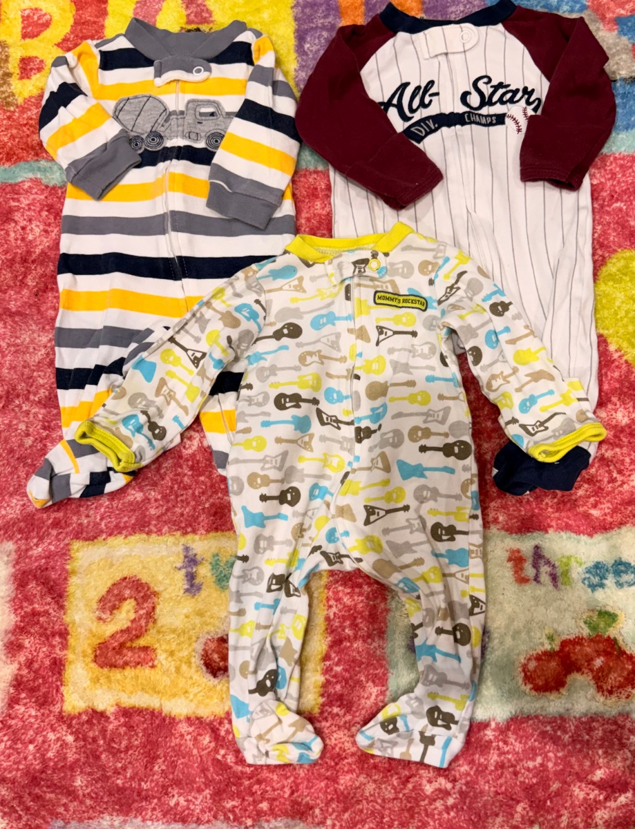 Set of 3 newborn baby sleepers Carter’s