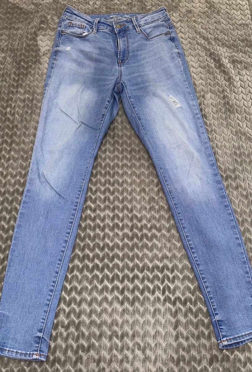 Old Navy Rockstar High-Rise Super Skinny Jeans – Light Wash Distressed – Size 4