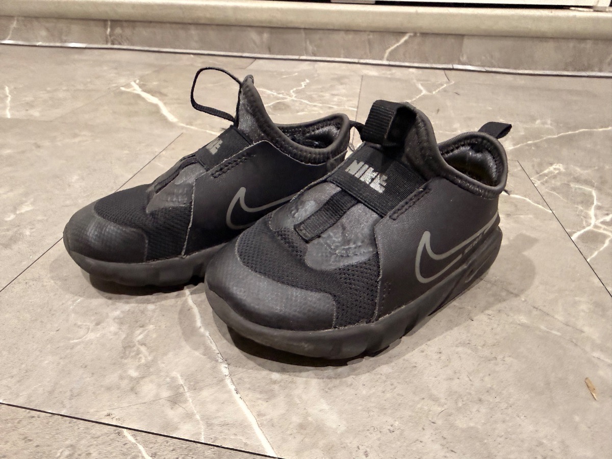 Nike Unisex-Child Flex Runner 2 Running Shoes