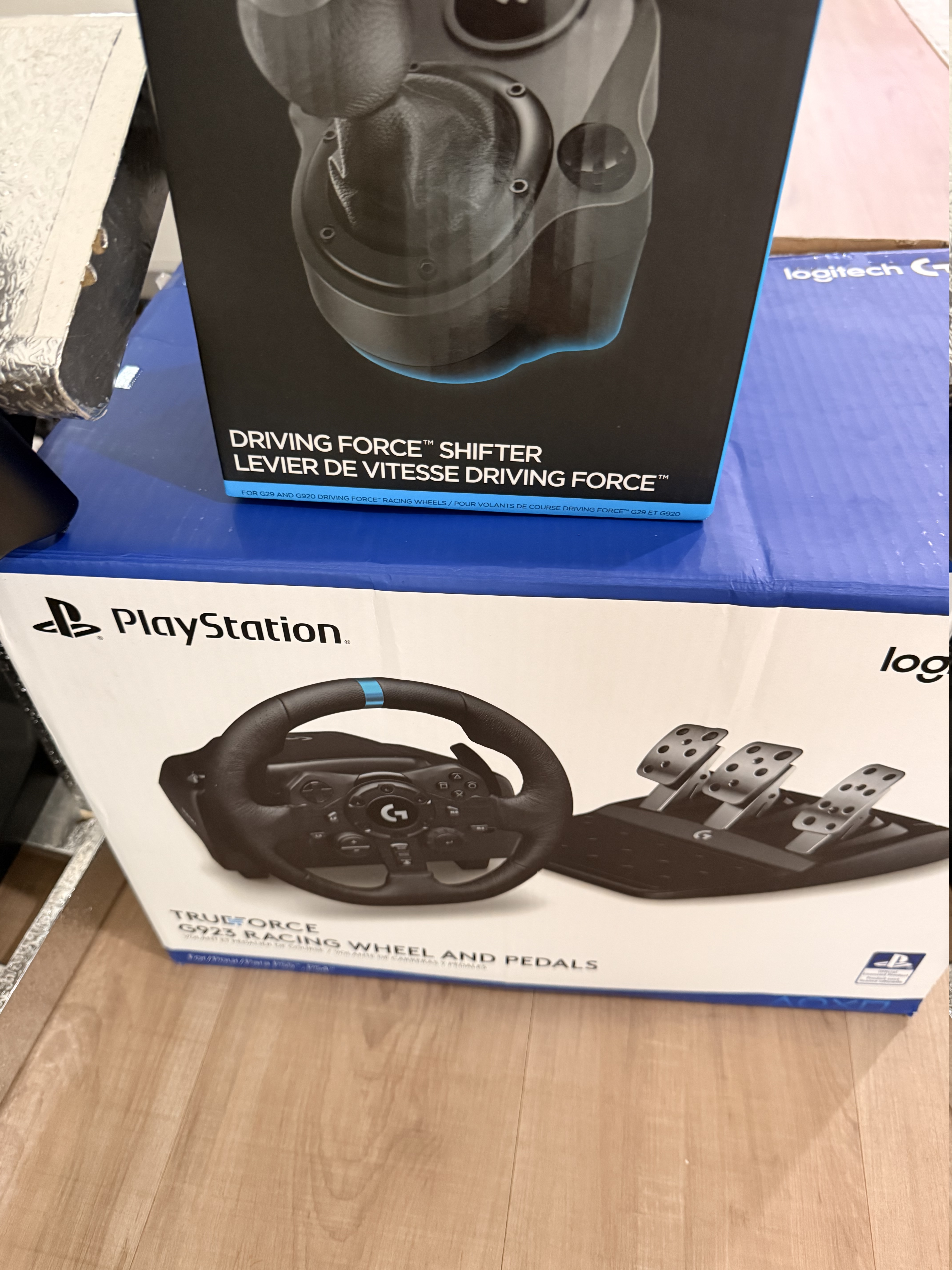 Logitech G923 Racing Wheel and Pedals, TRUEFORCE Force Feedback + Logitech G Driving Force Shifter - Real Leather, For PS5, PS4, PC, Mac - Black
